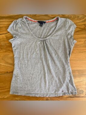 Tommy Hilfiger Women’s Striped Scoop Neck Top Size S/P Gray White